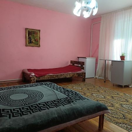 Krone Hostel Užhorod Exteriér fotografie