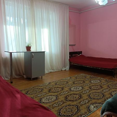 Krone Hostel Užhorod Exteriér fotografie