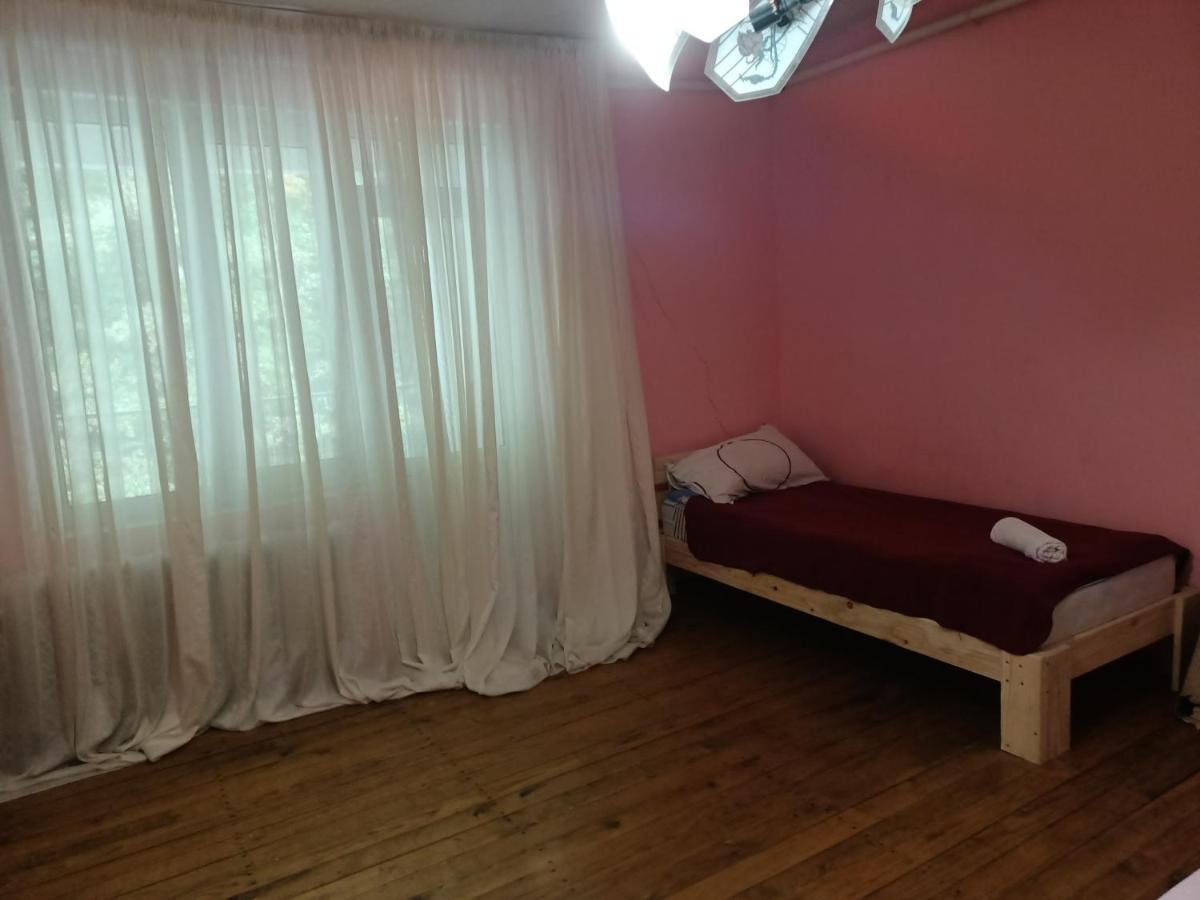 Krone Hostel Užhorod Exteriér fotografie