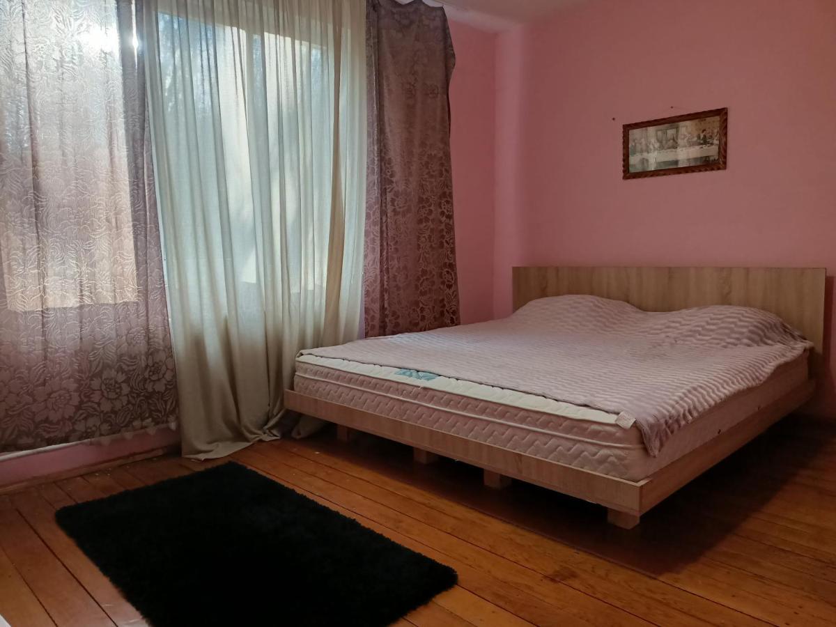 Krone Hostel Užhorod Exteriér fotografie