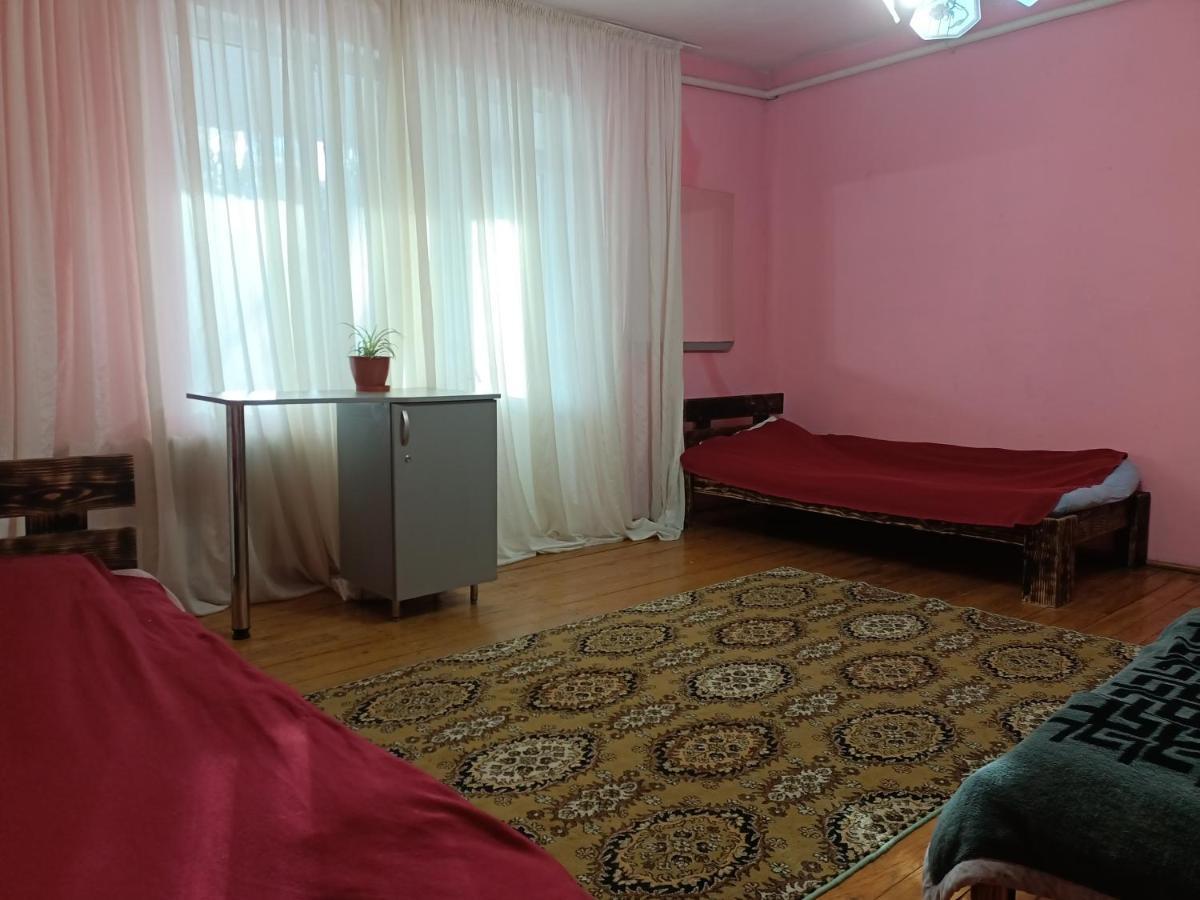 Krone Hostel Užhorod Exteriér fotografie