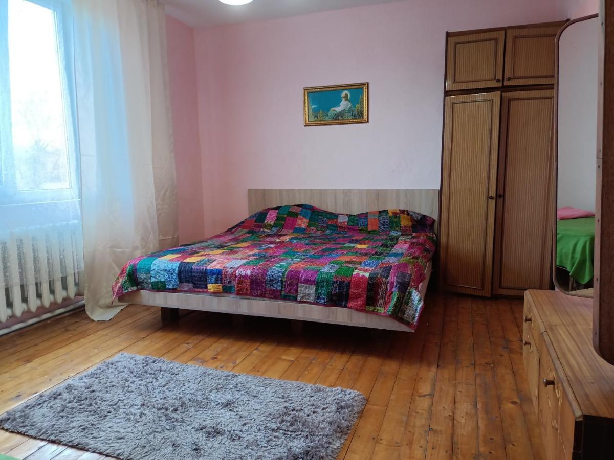 Krone Hostel Užhorod Exteriér fotografie