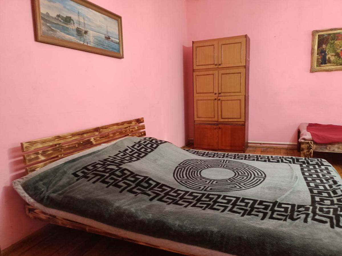 Krone Hostel Užhorod Exteriér fotografie