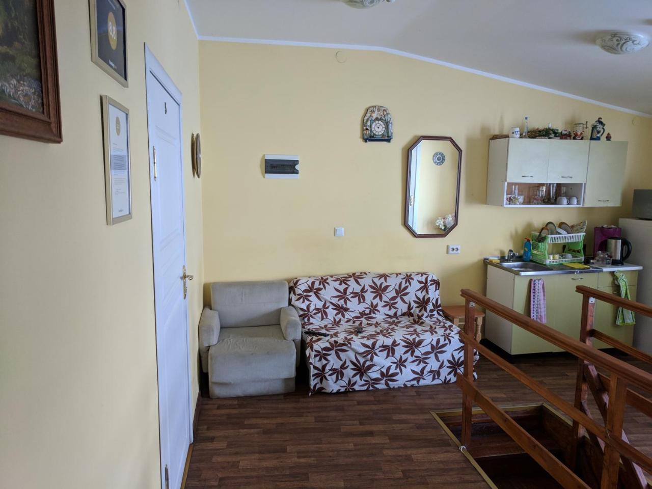 Krone Hostel Užhorod Exteriér fotografie